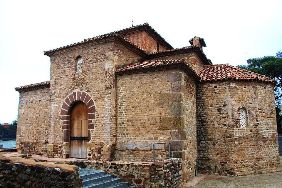 Cada piedra de la iglesia de sant pere del puig de santa maria tiene historia