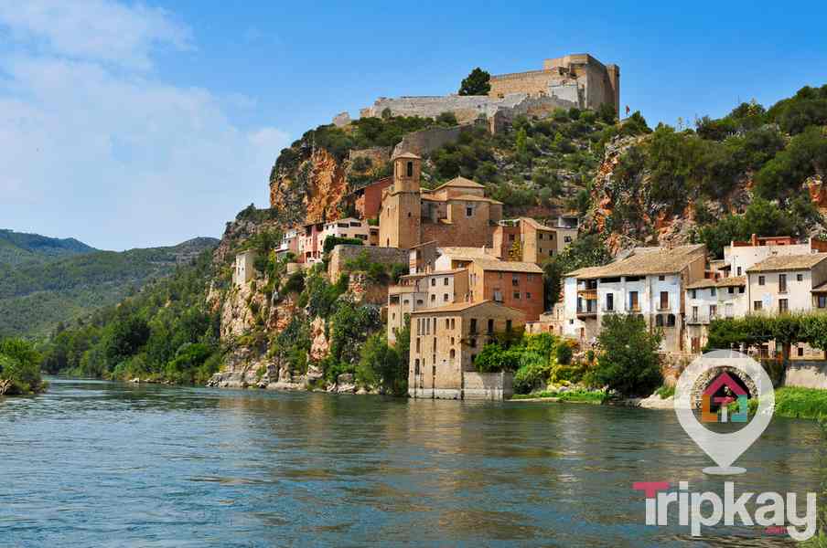Cada rincon del castillo de miravet guarda siglos de historia