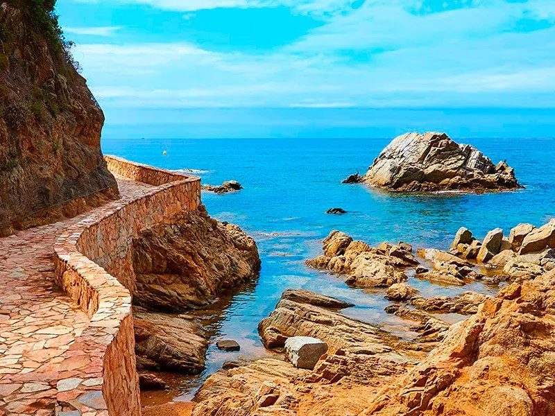 El camino de ronda en la costa daurada