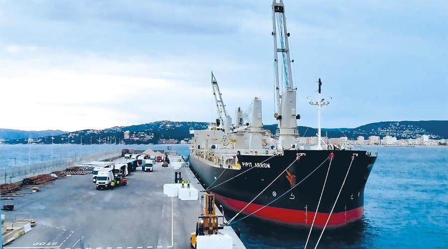 El transporte de mercancias en el puerto de palamos