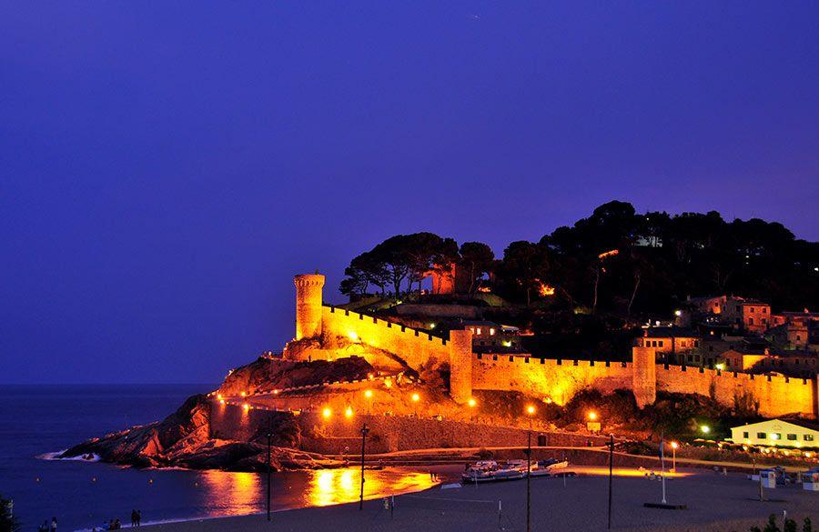 La muralla de tossa de mar tiene secretos medievales que te sorprenderan