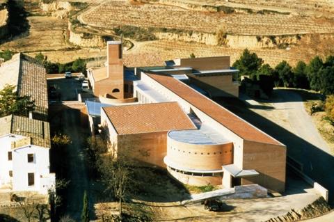 Parque de la solidaritat en sant feliu de llobregat un lugar con historia escondida