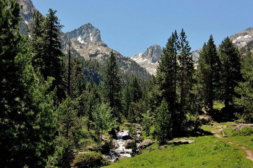 Por que el parque nacional de aiguestortes y lago de sant maurici es considerado un paraiso escondido