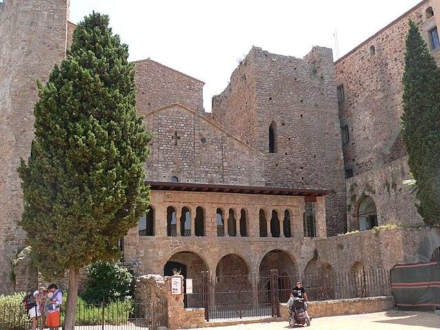 Sant feliu de guixols arquitectura que te hara sentir en otra epoca