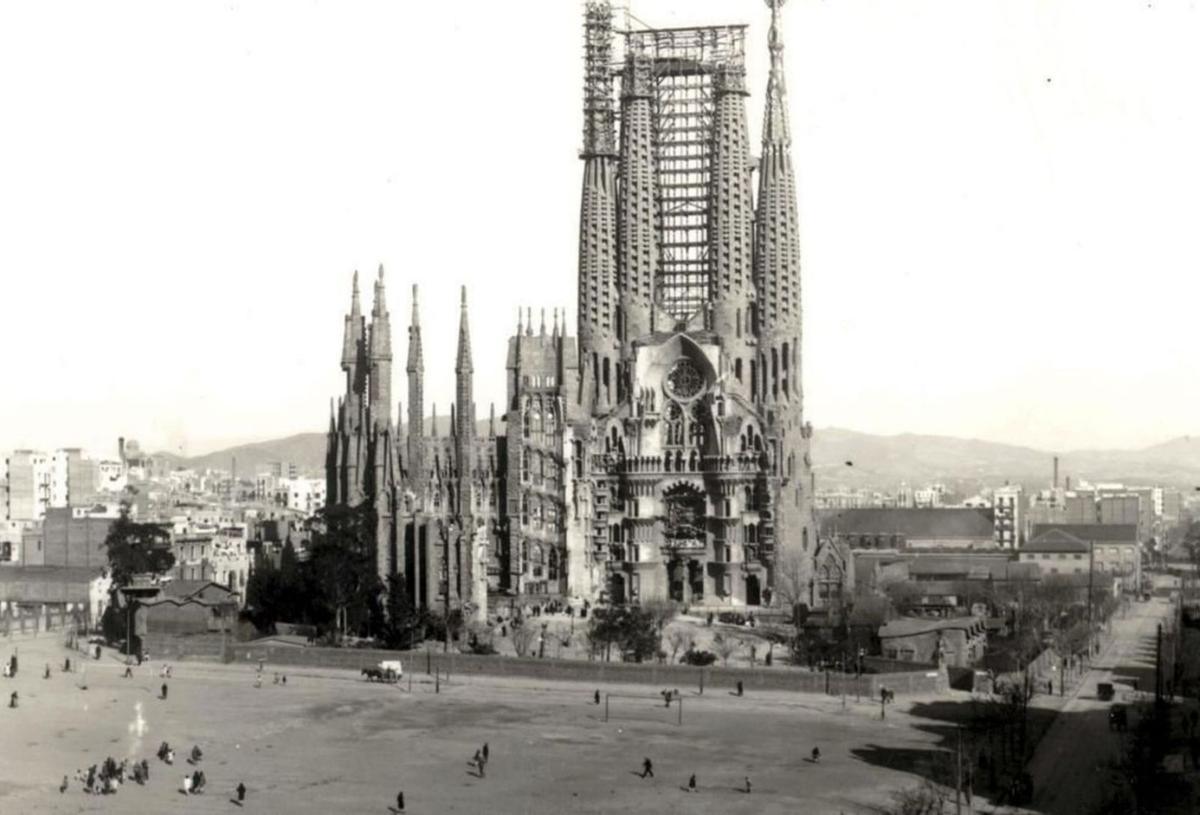 La Torre de la Sagrada Família: El legado de Gaudí a 100 años de su visión arquitectónica