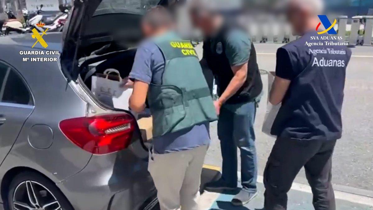 Desmantelan red criminal en Tarragona que evadía el IVA en la venta de móviles por Internet