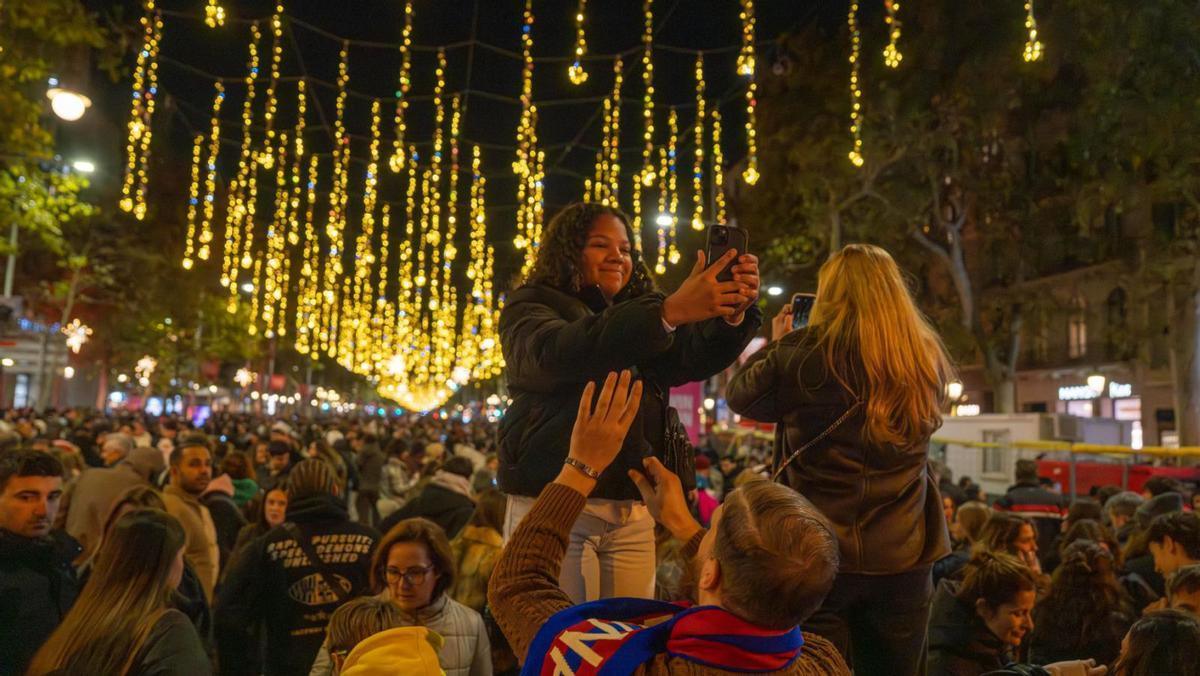 Brilla esta Navidad: luces, cámaras y acción festiva para un diciembre inolvidable