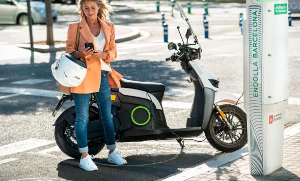 Barcelona impulsa la movilidad eléctrica con nuevas ayudas para sustituir los ciclomotores de combustión