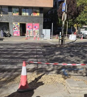 Descubre el nuevo cruce semafórico en la Avenida del Segre: mejora la seguridad vial y la movilidad urbana