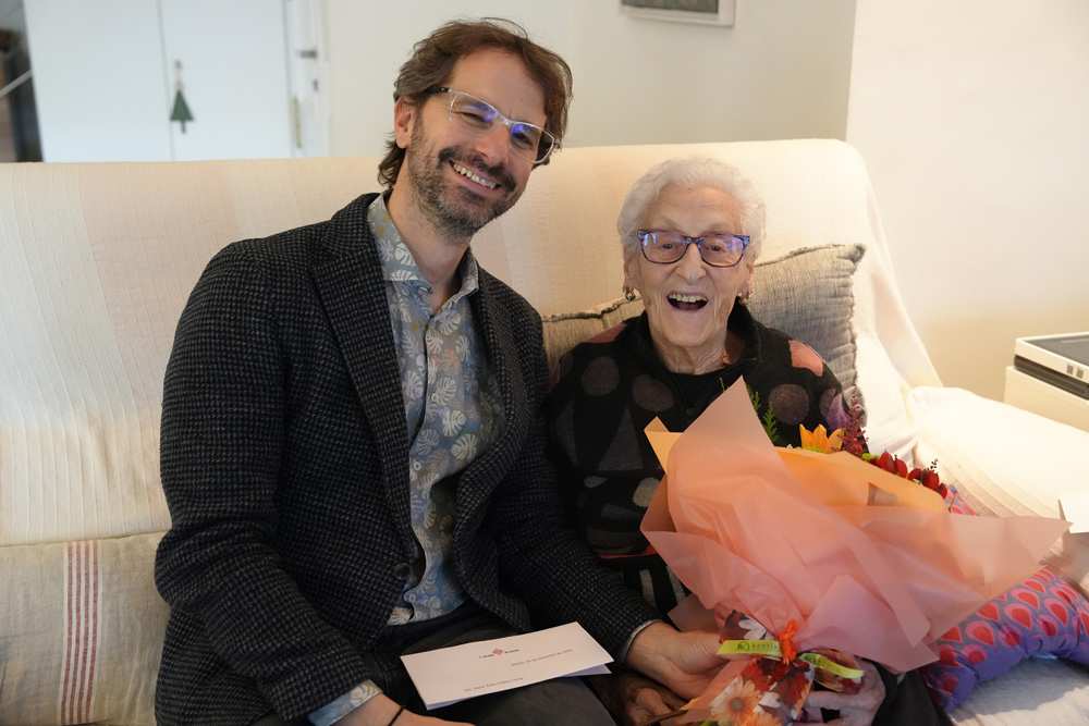 El Ayuntamiento de Girona Celebra el Cumpleaños de la Centenaria Maria Rosa Codina Coma