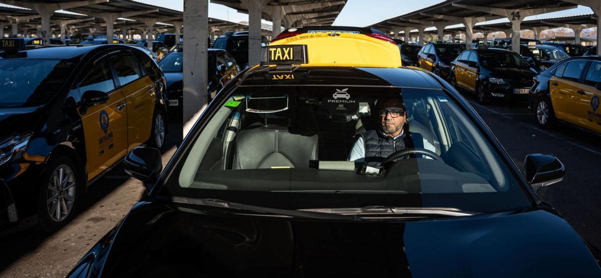 Un millón de viajes en taxi al año se pagan con tarifa fija: descubre la tendencia que revoluciona el transporte urbano