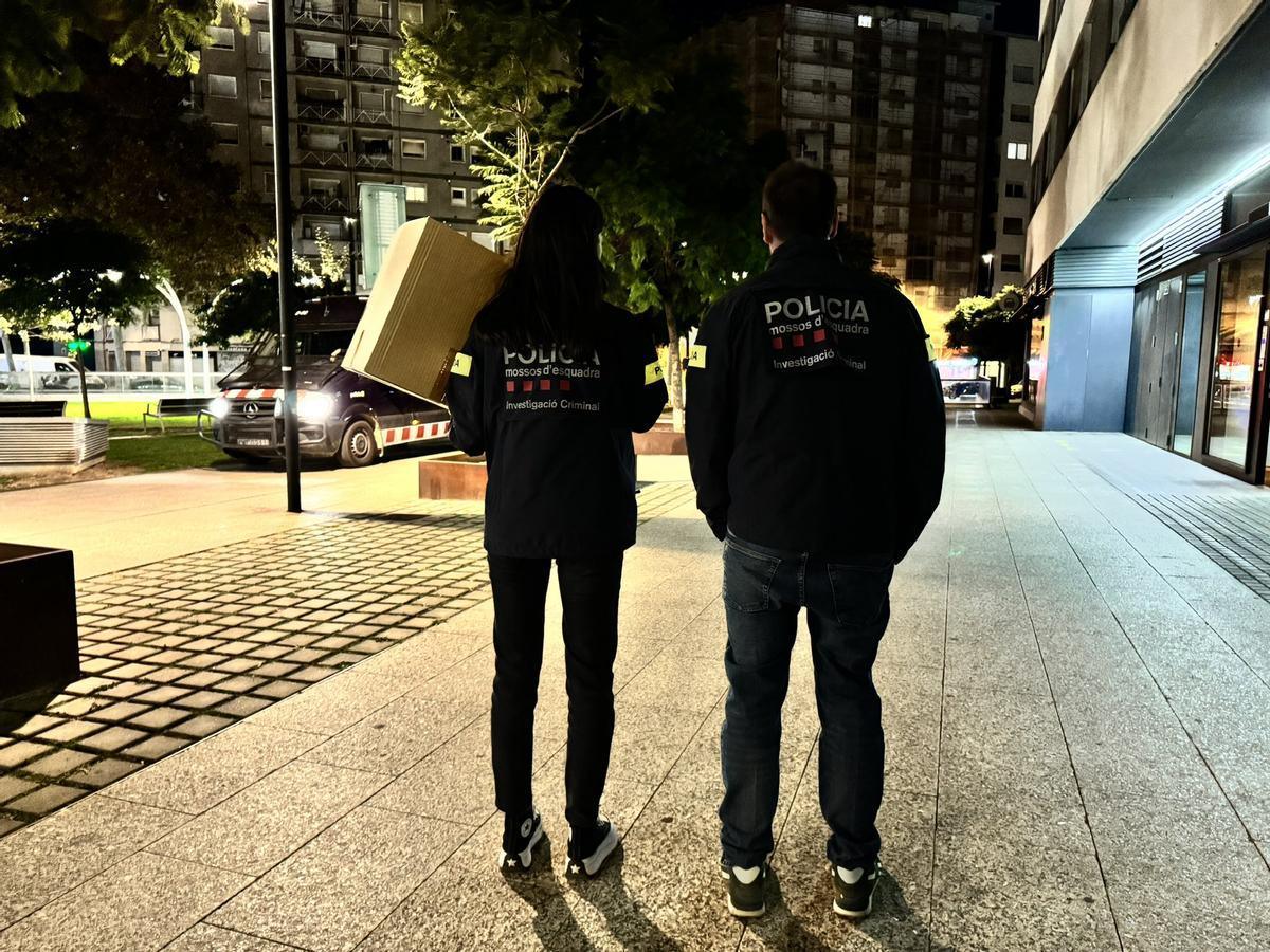Absuelven a dos mossos de haber plantado cocaína a un estibador del puerto