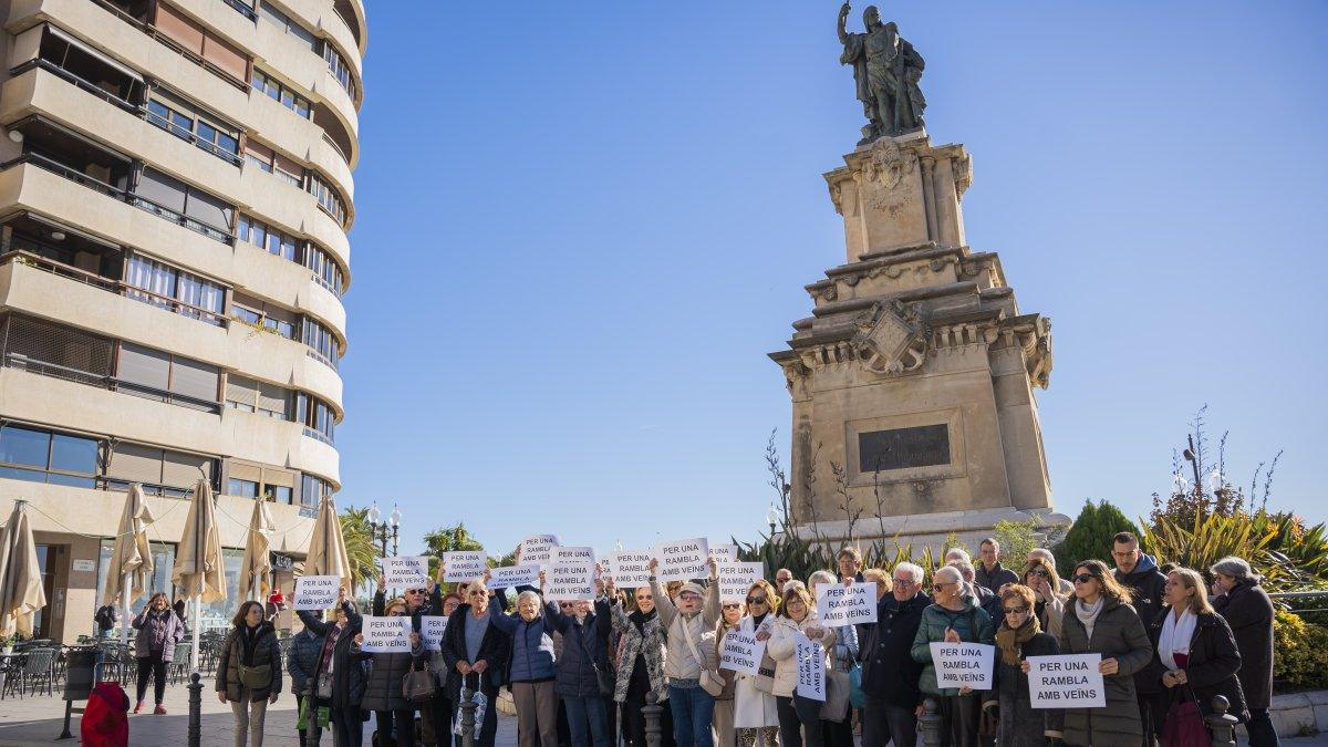 Protestas de vecinos en la Rambla Nova por la pacificación del primer tramo: ¿Qué está en juego?