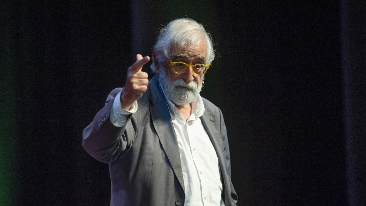 Descubre el Armario Único de Vicenç Villatoro: Un Viaje a Través de la Creatividad y el Estilo