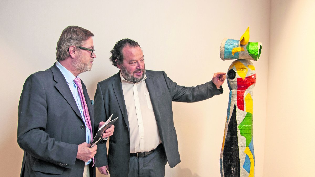 Un Siglo de Escultores Inolvidables: Arte y Maestría en Tres Generaciones