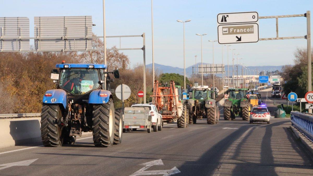 Campesinos Protestan en el Port de Tarragona: Accesos Reabiertos y Nuevas Demandas en Marcha