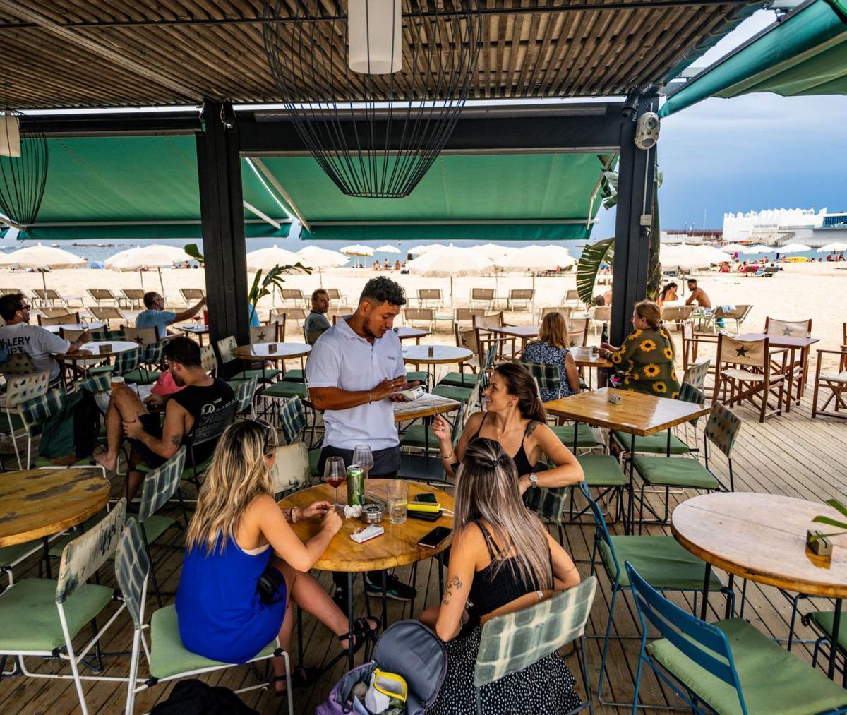 Ofertas superiores a un millón de euros por la concesión de un chiringuito en la playa