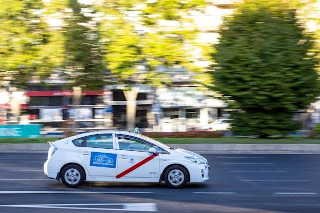 Acceso al taxi en Madrid para conductores extranjeros