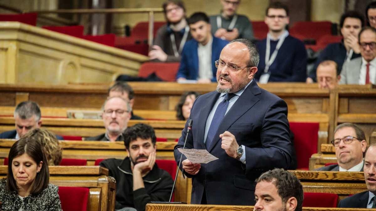 La Oposición Une Fuerzas para Rechazar el Primer Presupuesto de Illa