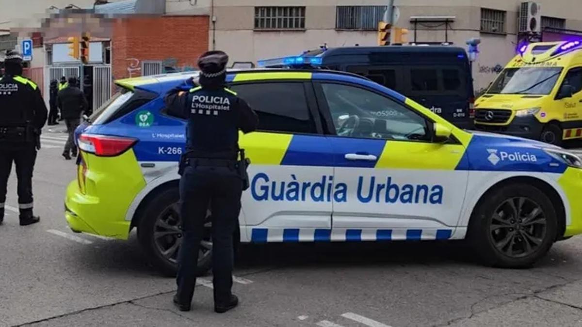 Tres miembros de una banda en l'Hospitalet enfrentan juicio por agredir a un testigo