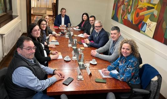 Ayuntamientos de Aragón Proponen Nuevos Horarios y Frecuencias para la Línea de Cercanías a Monzón
