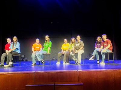 Proyectos Municipales Max: Fomentando la Salud Juvenil a Través del Teatro con Max a Escena y Max in Love