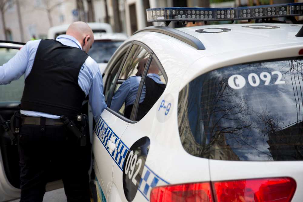 Detenidos en Girona dos sospechosos de estafa bancaria y hurto leve por la Policía Municipal