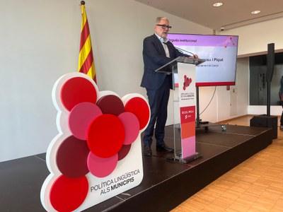 Larrosa destaca la importancia del catalán como herramienta clave para la cohesión social y el ascensor social