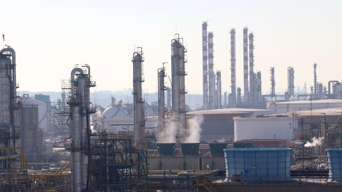 Tarragona En Comú Podem se opone al despido de trabajadores en Repsol: ¡Defendamos el empleo!