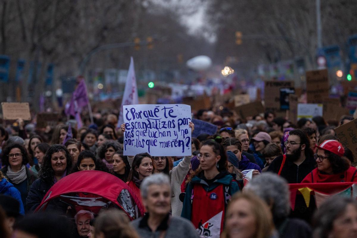 Guía completa del 8M Barcelona 2026: Horarios, recorridos y todo lo que necesitas saber sobre las manifestaciones feministas