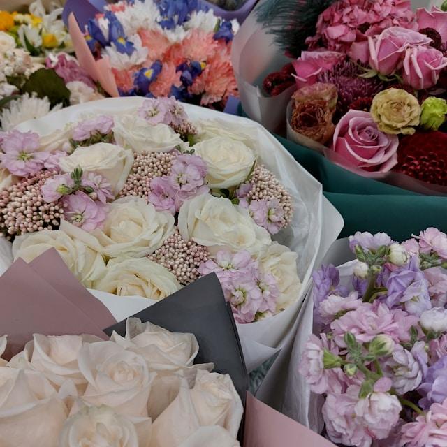 Las floristas de la Rambla se mudan temporalmente a plaza de Catalunya