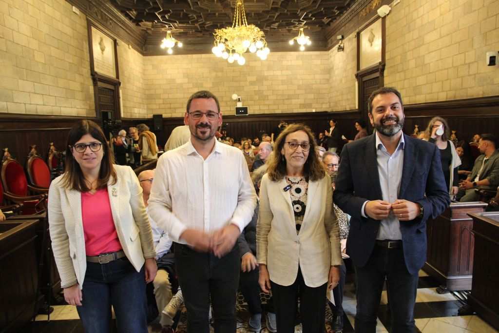 Rosa Font Massot destaca la importancia de la palabra y la enseñanza literaria en la glosa de Sant Jordi