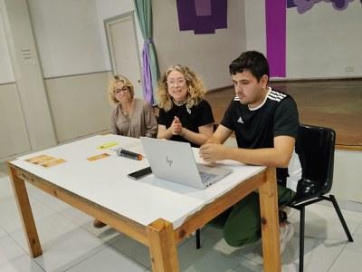 ¡Descubre "Parlem! Quedem al barri!" El Nuevo Programa para Promover el Uso del Catalán a Través del Voluntariado Comunitario
