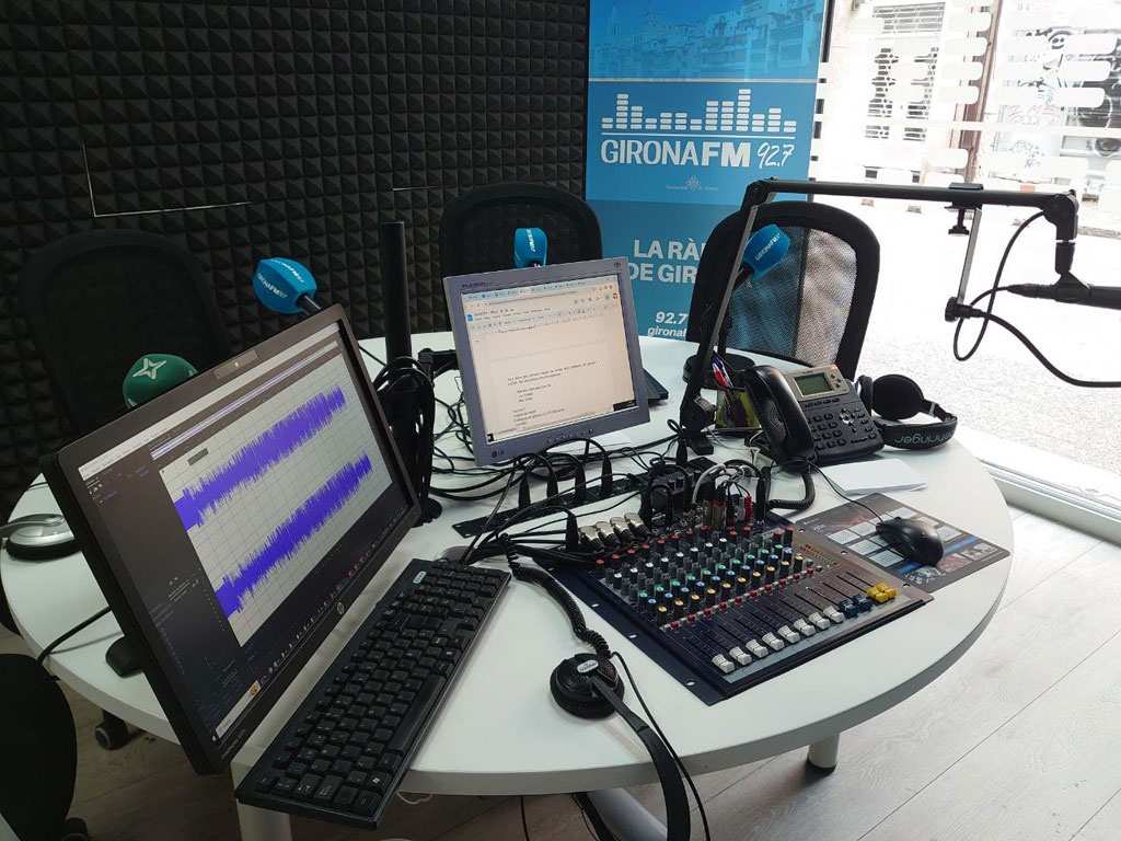 Girona FM Lanza Nuevos Programas de Radio Escolar y Entrevistas para Enriquecer la Oferta Cultural de la Ciudad