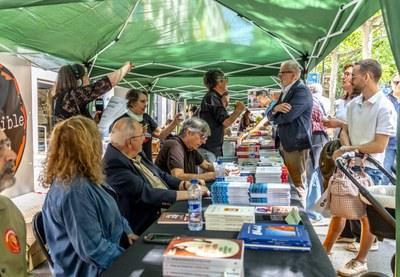 Lleida celebra un Sant Jordi inolvidable: más espacio, más rosas, más libros y un futuro cultural brillante