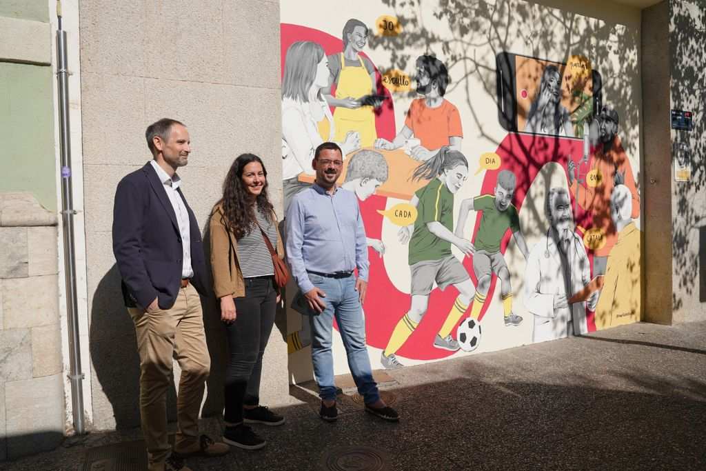 Girona Inaugura Impactante Mural en Defensa de la Lengua Catalana en su Centro Histórico