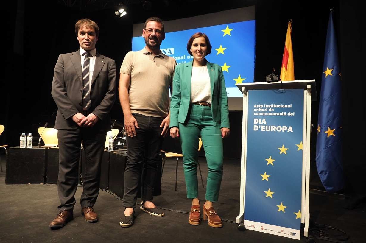 Girona Celebra el Día de Europa: Acto Institucional para Reflexionar sobre 40 Años en la Unión Europea