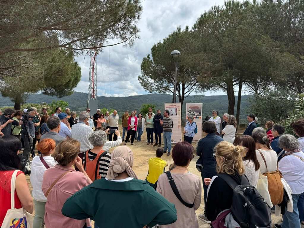 Girona Rinde Homenaje a la Alfabetización Popular con Nueva Escultura Inaugurada en