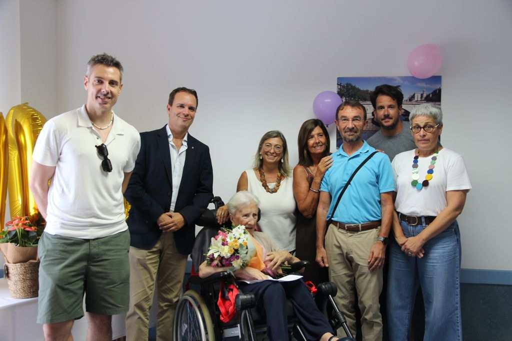El Ayuntamiento de Girona Celebra el Cumpleaños de la Centenaria Enriqueta Borràs