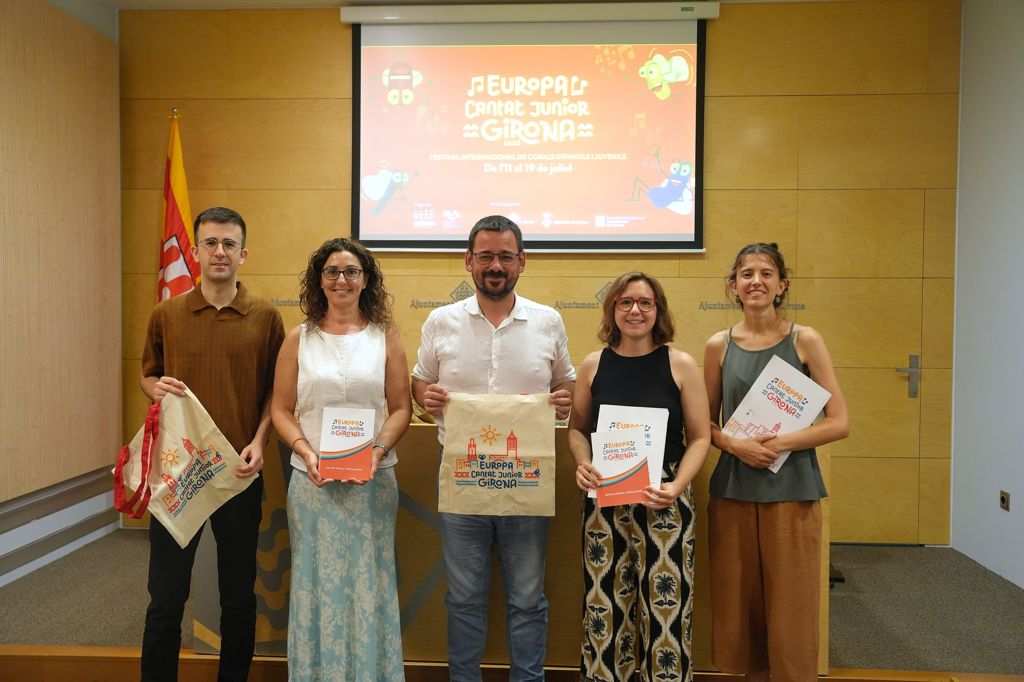 Gran Concierto Inaugural de la 11ª Edición de Europa Cantat Junior en las Escalas de la Catedral el 12 de Julio