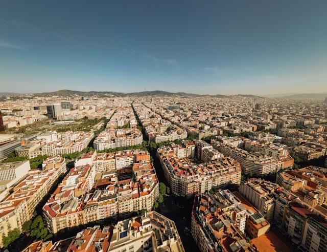 Barcelona bate su récord de gestiones municipales con más de cuatro millones de trámites en un año
