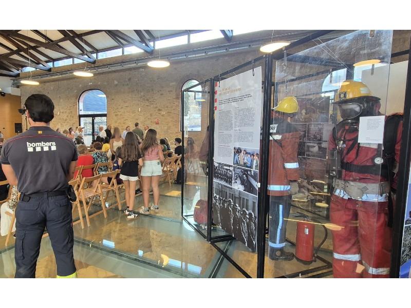 Inauguració de l'exposició 'Bombers: 40 anys d'història' al Centre Cultural Magatzem de Rita d'Ascó