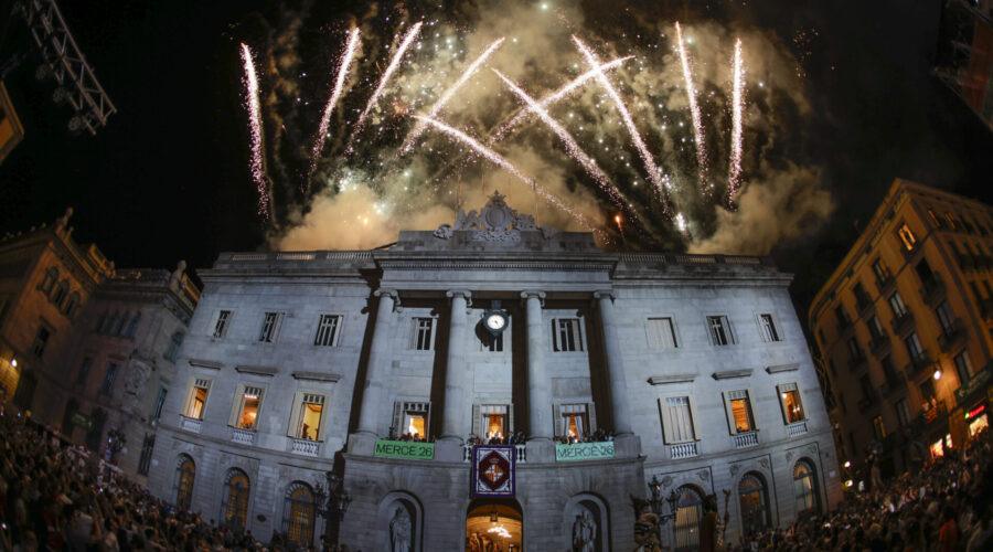 Espectacular Piromusical en la Playa: Un Cierre Espléndido para las Festas de La Mercè 2023 con Alto Nivel Artístico