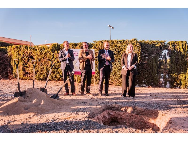 El conseller Dalmau inicia la construcció del nou Teatre Auditori Mestre Benaiges a Mont roig del Camp