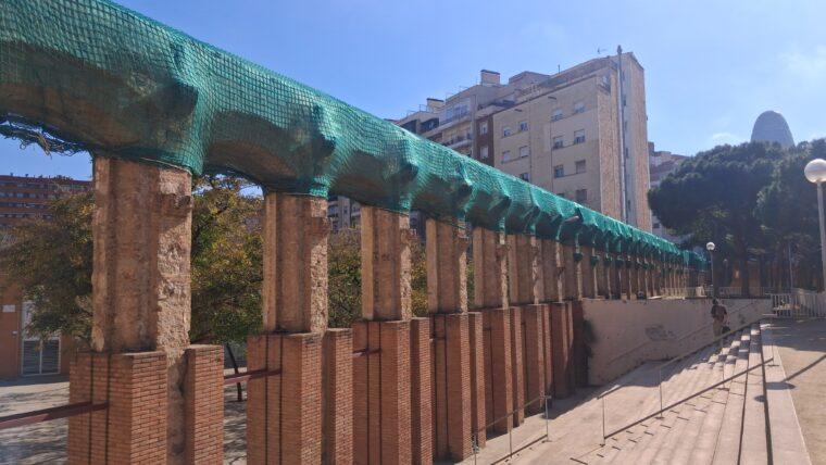 Rehabilitación de las Fachadas de los Antiguos Talleres de Renfe en el Parque del Clot: Iniciativa del Plan Endreça