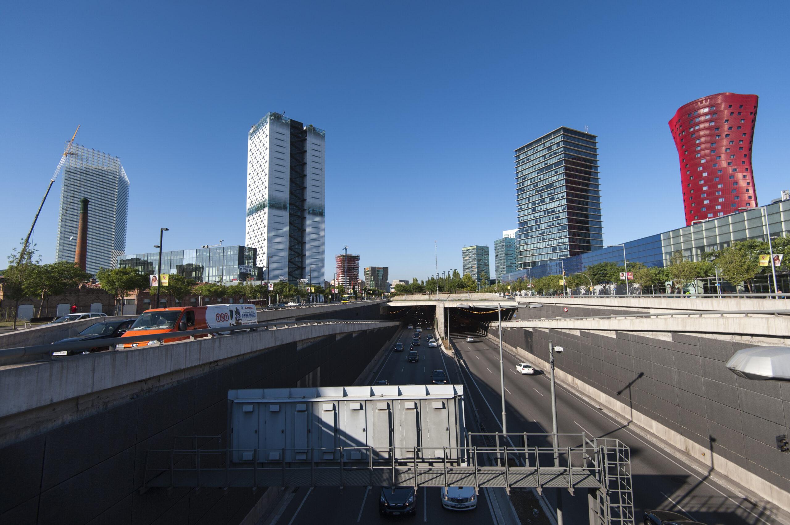 Descubre los Mejores Recursos del Barcelonès: Turismo Activo, Cultura y Atracciones Más Valoradas por Usuarios Online