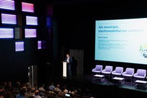 Estudio revela que hay 48,000 vehículos eléctricos en Barcelona: Desafíos de equidad territorial en la provincia