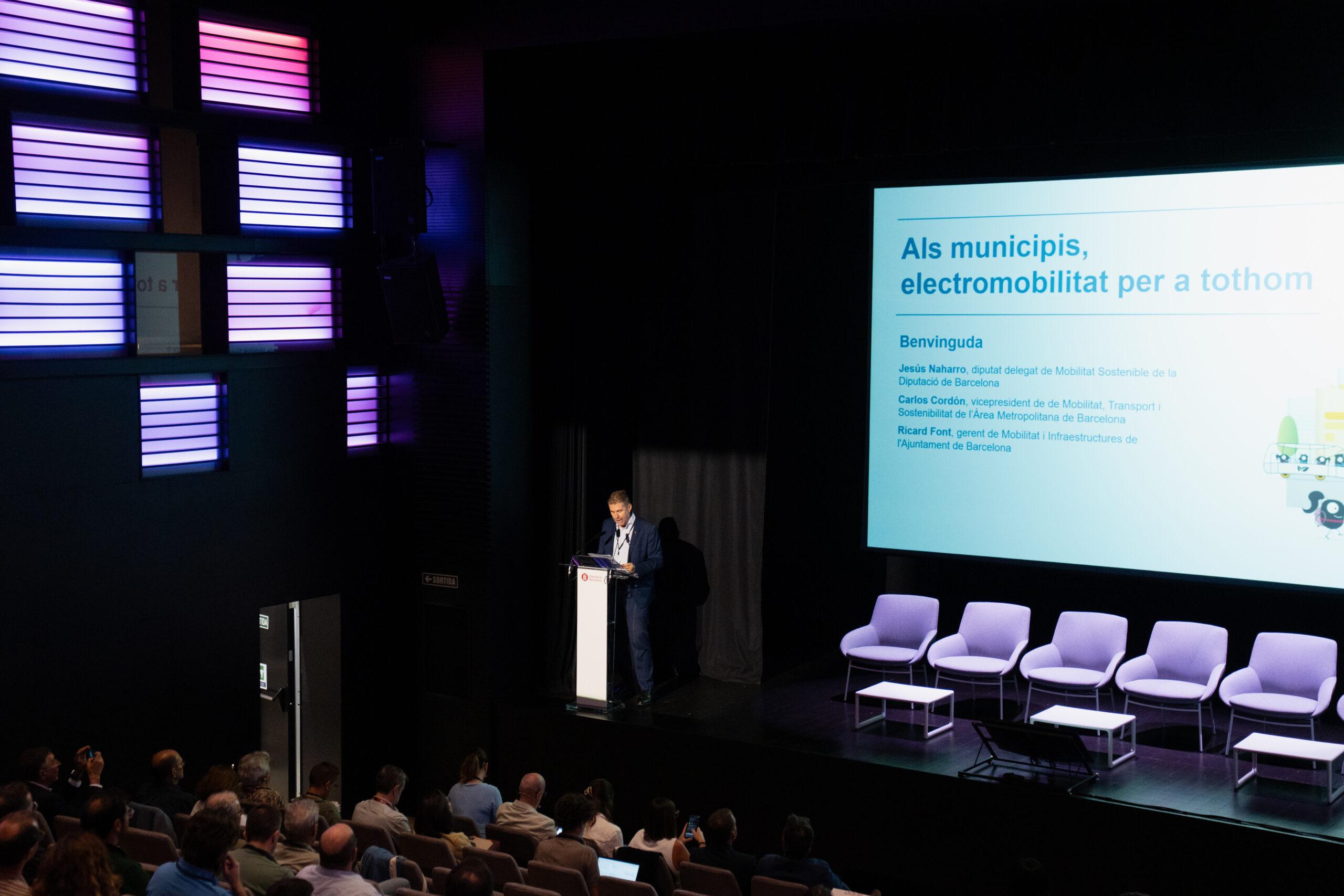 Estudio revela que hay 48,000 vehículos eléctricos en Barcelona: Desafíos de equidad territorial en la provincia