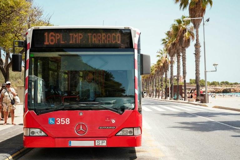 EMT: 72,526 usuarios disfrutan del servicio especial de la línea playa este verano