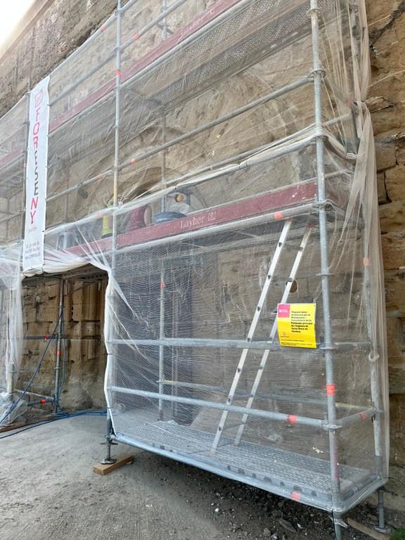 Restauración de la Portalada Principal y Fachada Norte de la Iglesia de Santa María de Gardeny en Lleida